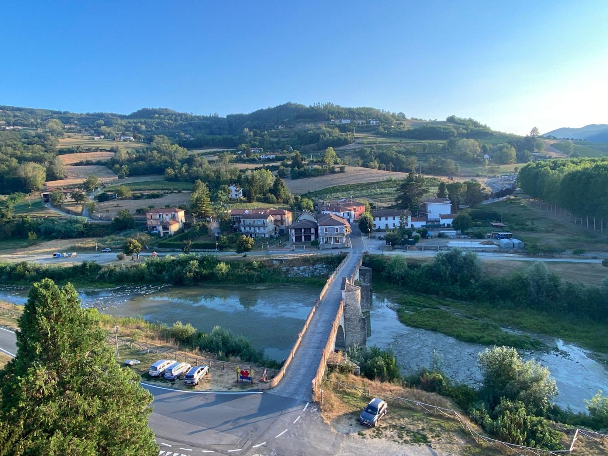 Vakantiehuis Casa Dolce Vista Monastero Bormida ภายนอก รูปภาพ
